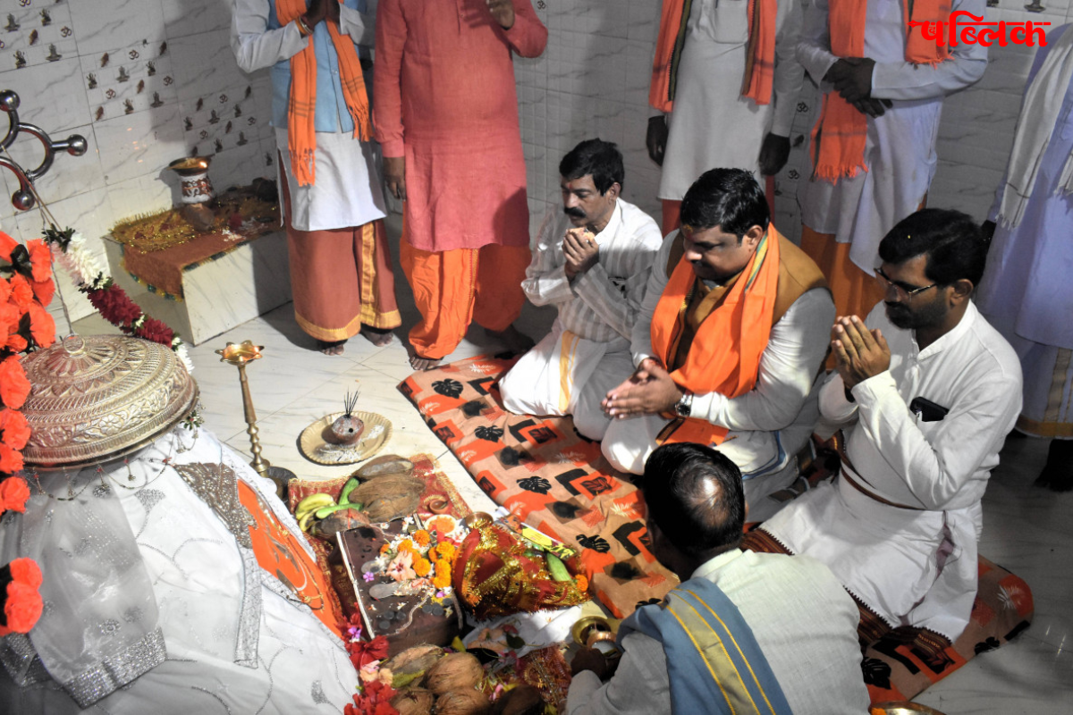 Gajendra Yadav temple visit Balod